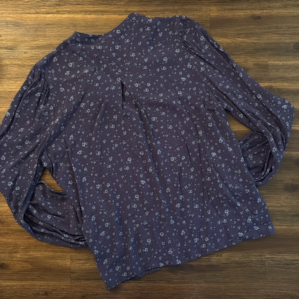 Treasure & Bond Blue Floral Long Sleeve Button Front Blouse Medium - Picture 7 of 9